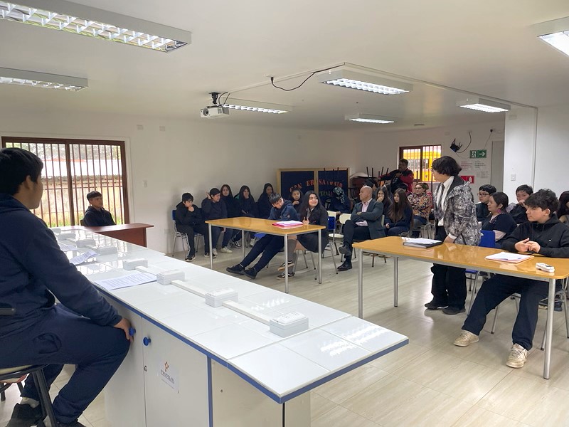 Los Ríos: estudiantes de la escuela rural "El Salto" simularon una audiencia de juicio oral