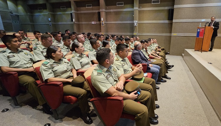 El rol de la defensa y su relación con el quehacer policial fueron algunos de los tópicos que abordó el Defensor Regional de Antofagasta.