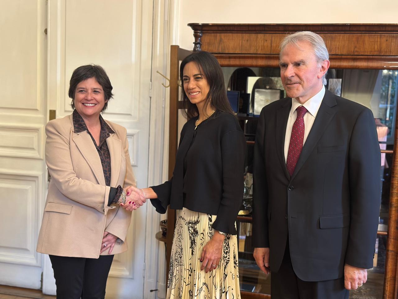 Defensora Nacional se reunió con la mesa del Senado y abogó por la autonomía institucional y el equilibrio en el sistema penal