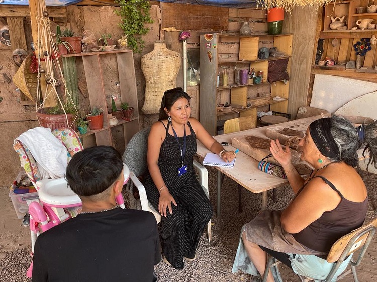 La unidad de defensa indígena de Calama realizó su visita quincenal a las y los usuarios de San Pedro de Atacama.