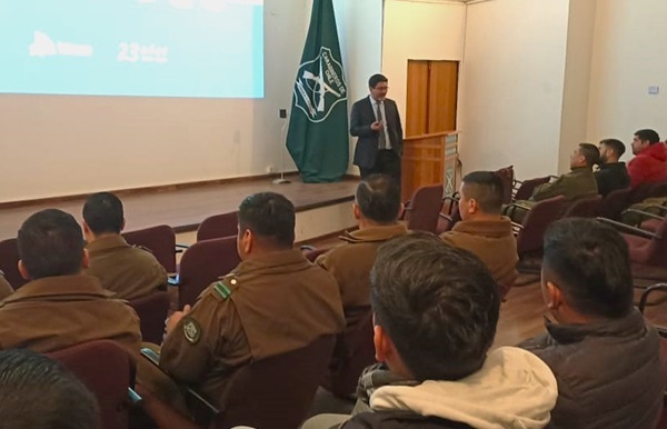 Por octavo año consecutivo, la Defensoría Regional de O'Higgins impartió esta charla a Carabineros.