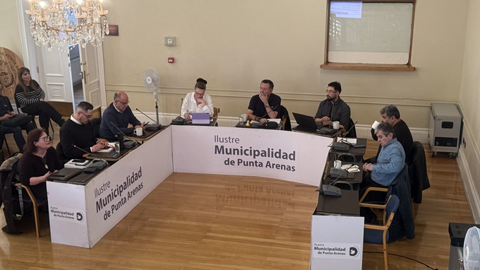 Defensora Regional explicó a concejales de Punta Arenas cuáles son los tipos de delitos funcionarios