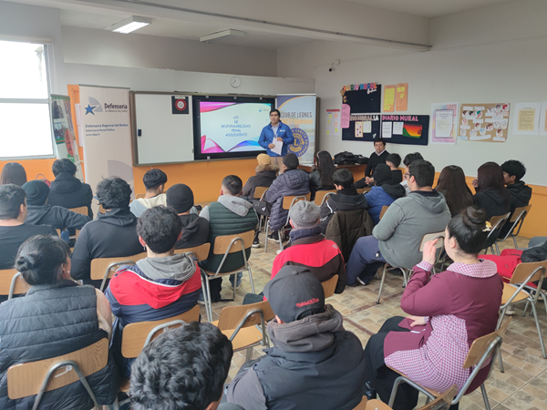 Defensoría del Biobio realizó charla sobre responsabilidad penal adolescente en el CEIA 