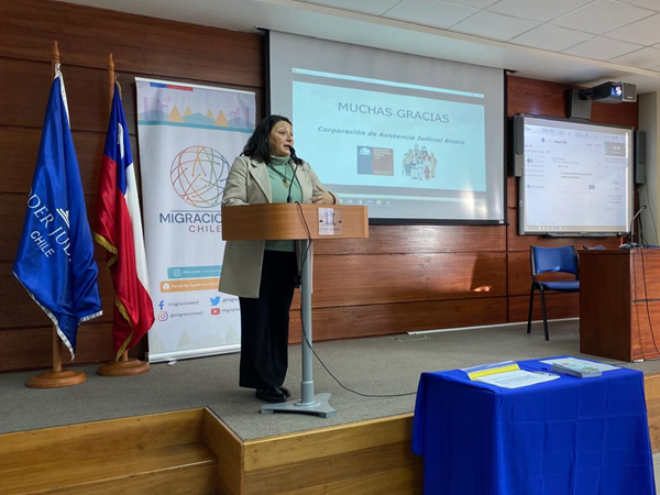 Fabiola Diaz durante su exposición en la primera sesión de la 'Mesa interinstitucional jurídico-judicial de migraciones'.