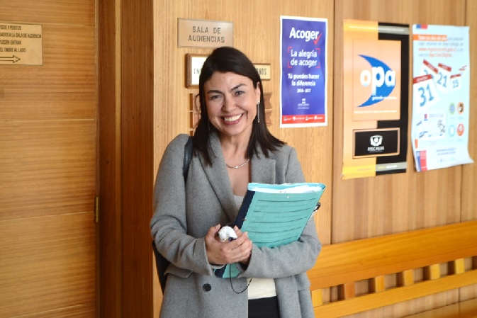 Feliz estaba la defensora pública Rosa Álvarez a la salida de la audiencia en que su representado fue absuelto.