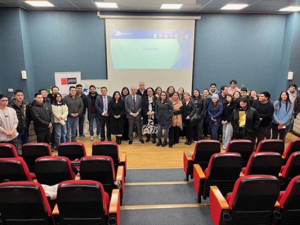 Con una masiva presencia de estudiantes se realizó esta actividad de difusión.