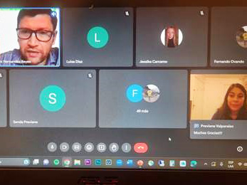 La charla se realiz&oacute; en formato remoto, a trav&eacute;s de la plataforma Zoom.