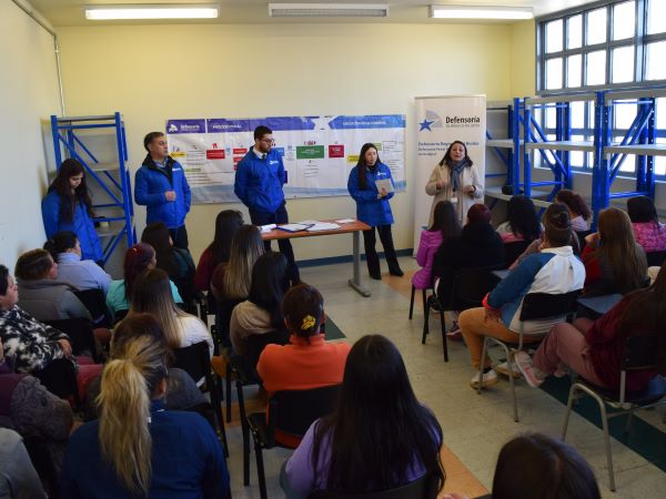 En total, 43 mujeres se sumaron al diálogo participativo con el equipo profesional de la Defensoría Regional del Biobío.