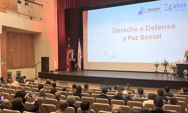Luis Soto Pozo desarroll&oacute; la ponencia &ldquo;Derecho a defensa y paz social&rdquo;.