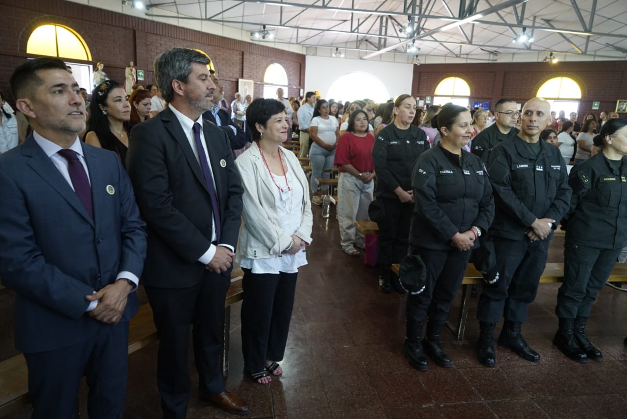 La Defensora Nacional, Ver&oacute;nica Encina Vera, durante la actividad. 