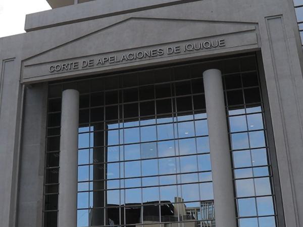 Corte de Iquique acogi&oacute; amparo de la Defensor&iacute;a y orden&oacute; sobreseimiento de adolescente por acusaci&oacute;n fiscal fuera de plazo.