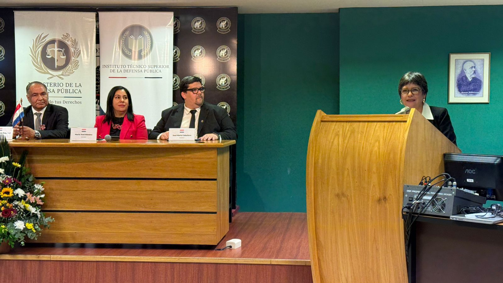 Defensora Nacional apunta a la urgente necesidad de dotar de autonomía a la Defensoría Penal Pública