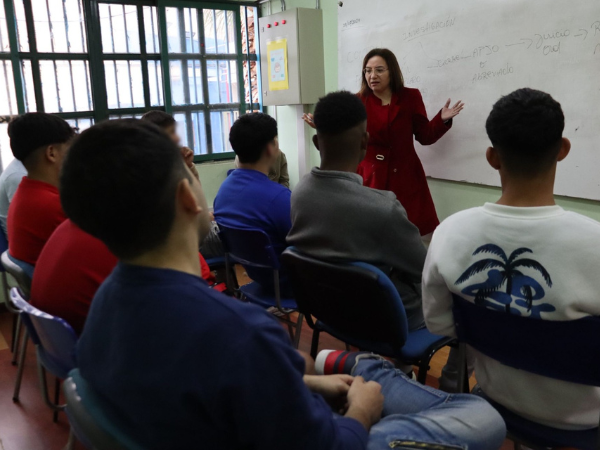 El recurso de amparo fue presentado por la jefa regional de Estudios de la Defensoría, Karina Reyes, junto a su equipo de postulantes.