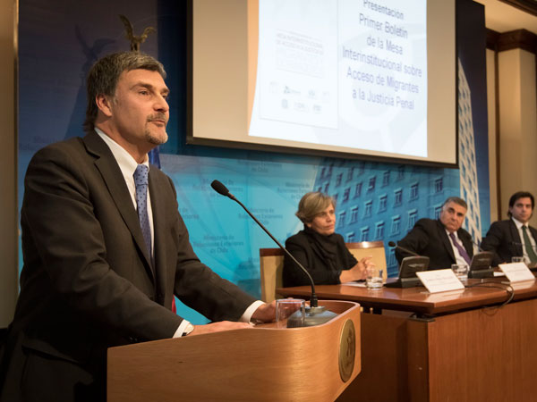 En el lanzamiento del boletín, el Defensor Nacional valoró el diálogo interinstitucional para el respeto de los derechos de los migrantes.