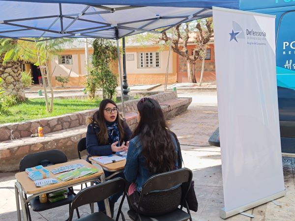 Alto interés por requerir información mostraron las y los vecinos de Combarbalá.