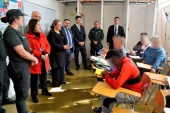 Dialogo de las autoridades con los internos que asisten a talleres